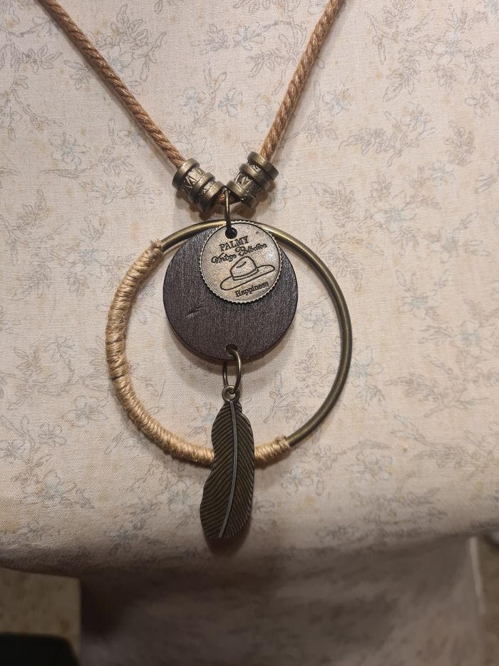 Collier. Sautoir. Plume. Marron. 45 cm. - photo numéro 2