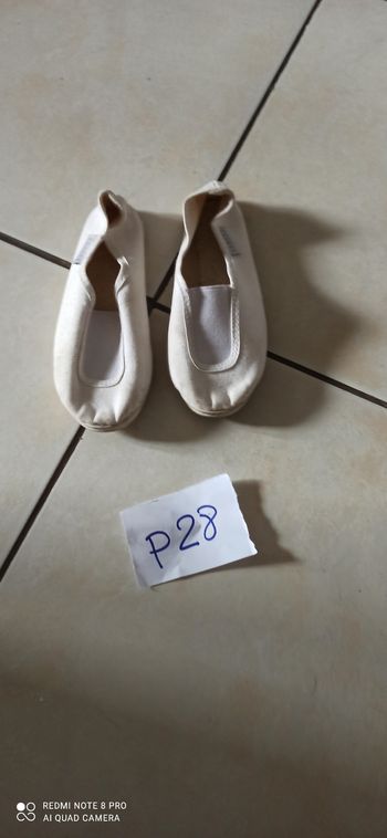 Ballerines blanches p. 28