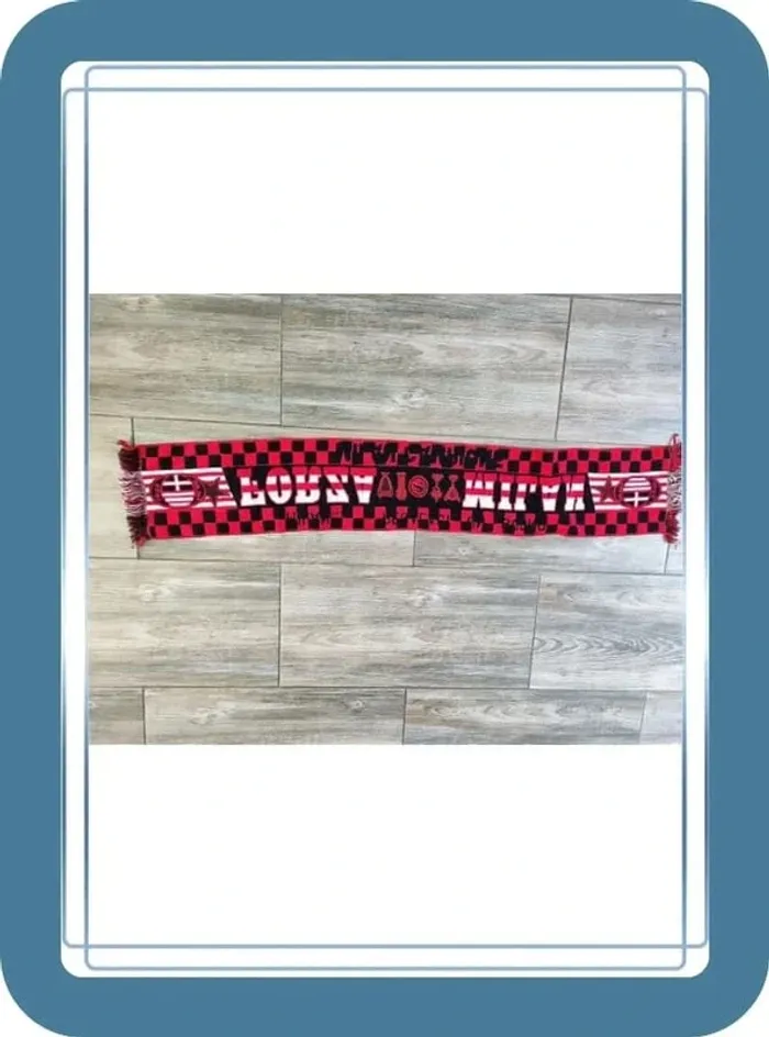 Echarpe Milan supporter, bon état - photo numéro 2