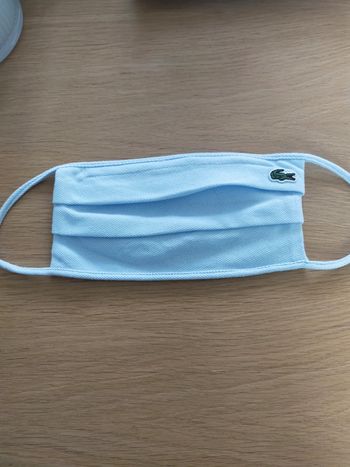 Masque Lacoste
