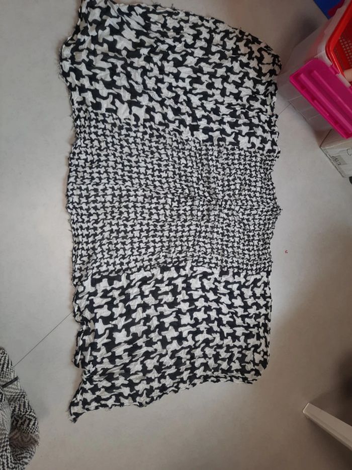 Echarpe tissus foulard noir et blanc