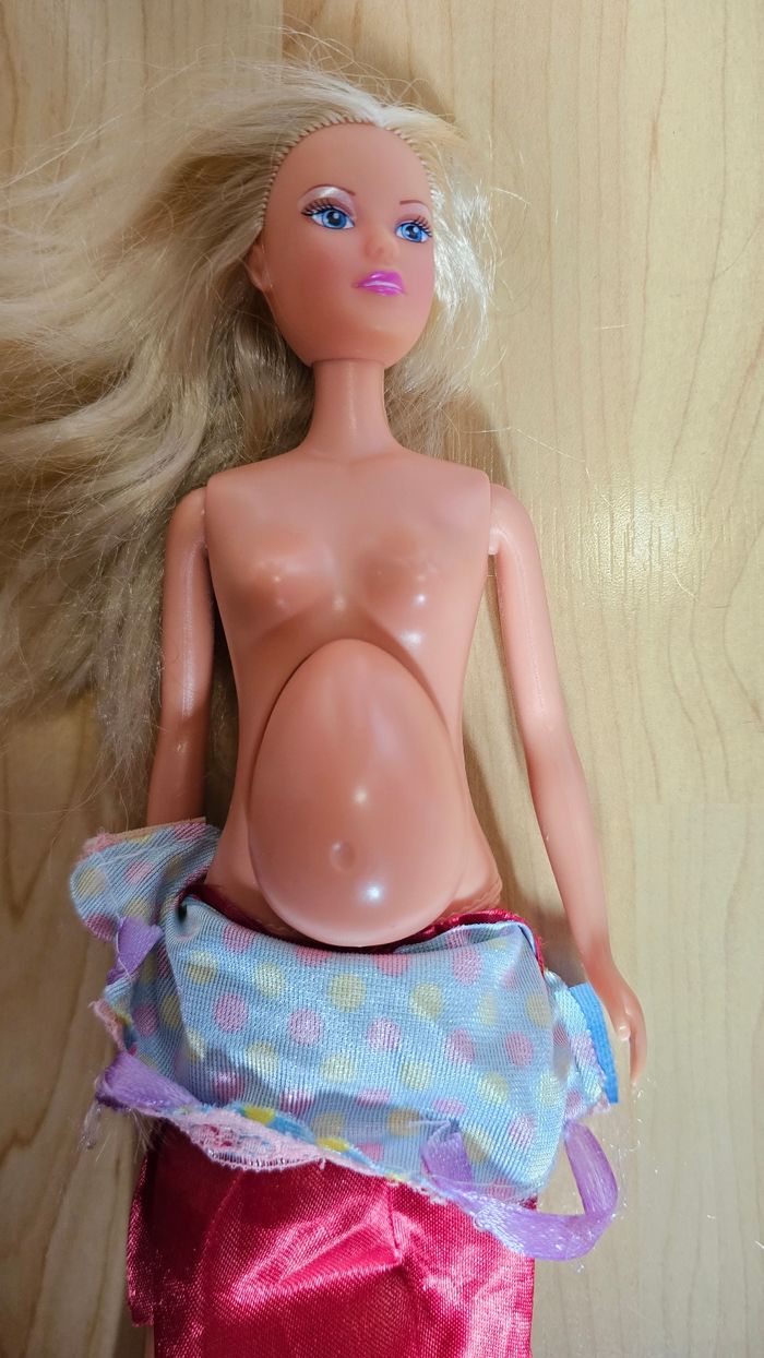 Lot nursery barbie poussette, Lit, barbie enceinte - photo numéro 7