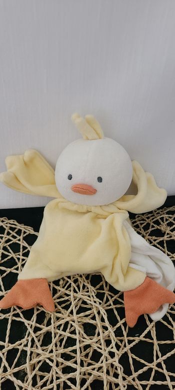 Doudou plat poussin jaune mouchoir BERLINGOT