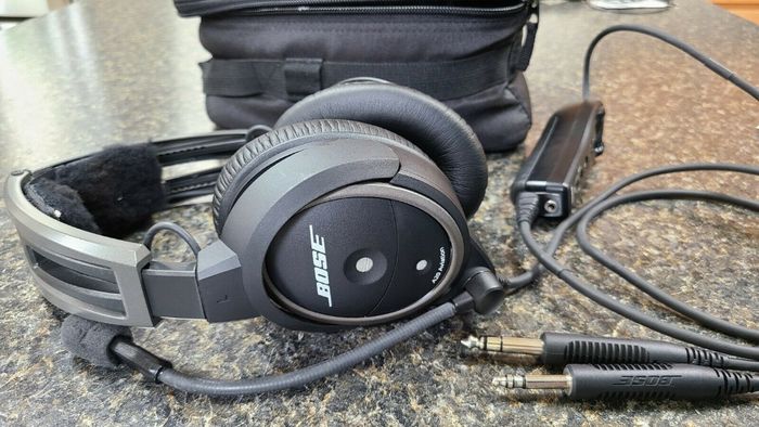 Casque d'aviation Bose A20 avec câble Bluetooth à double prise, 30h de vol à 400€ - photo numéro 5