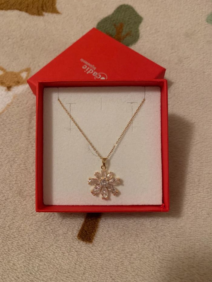 Collier fleur vintage en acier inoxydable