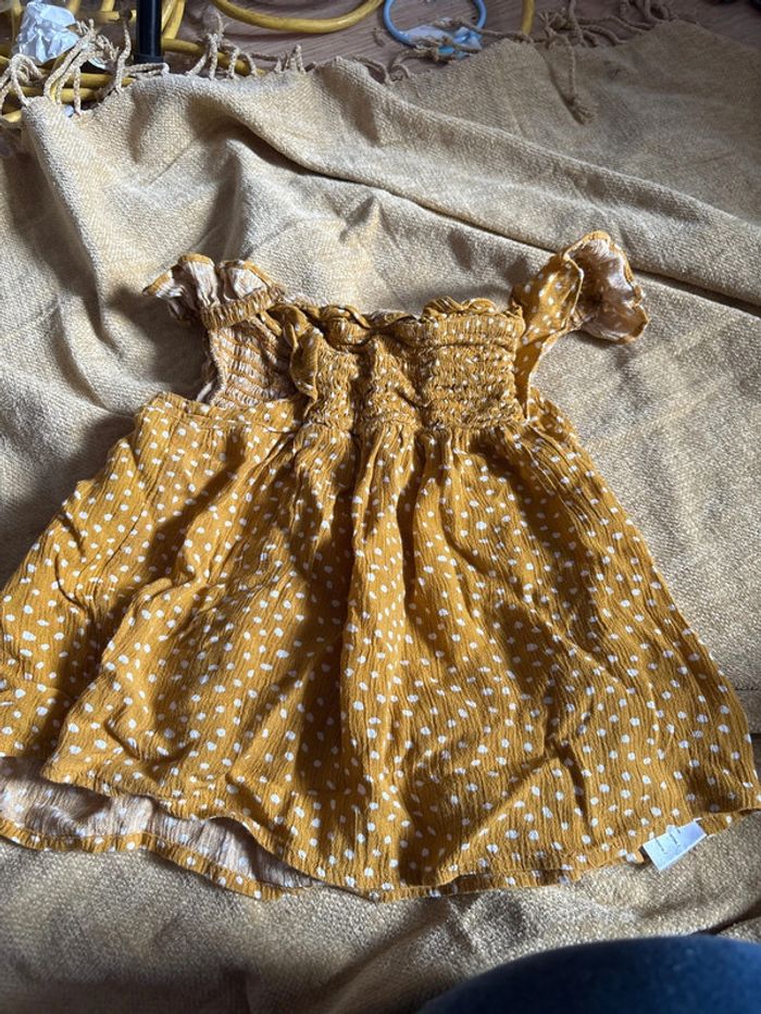 Haut jaune