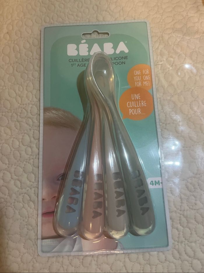 Cuillères beaba 4M neuves