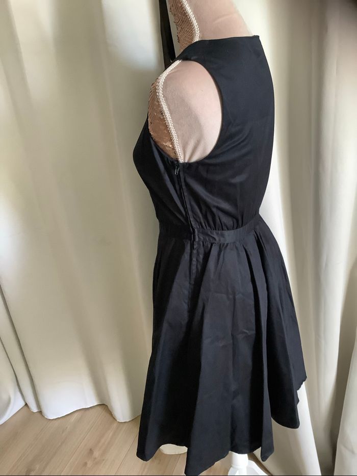 Robe noire Coupe patineuse Effet drapé devant naf naf o comme neuve - photo numéro 5