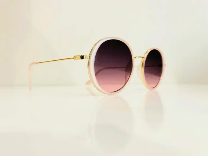 Lunette de soleil femme ovale rose et dorée verres dégradés uvprotection catégorie 3 - photo numéro 7