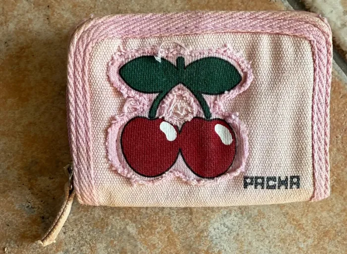 Porte monnaie rose avec cerises motifs pacha