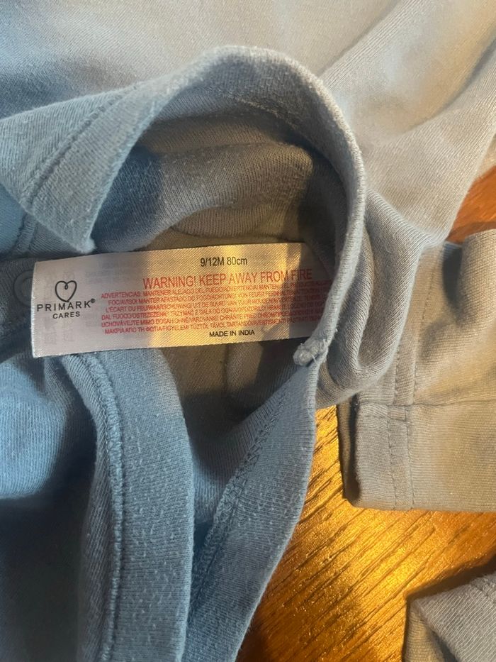 Lot de 7 bodies de 9 à 36 mois - photo numéro 3