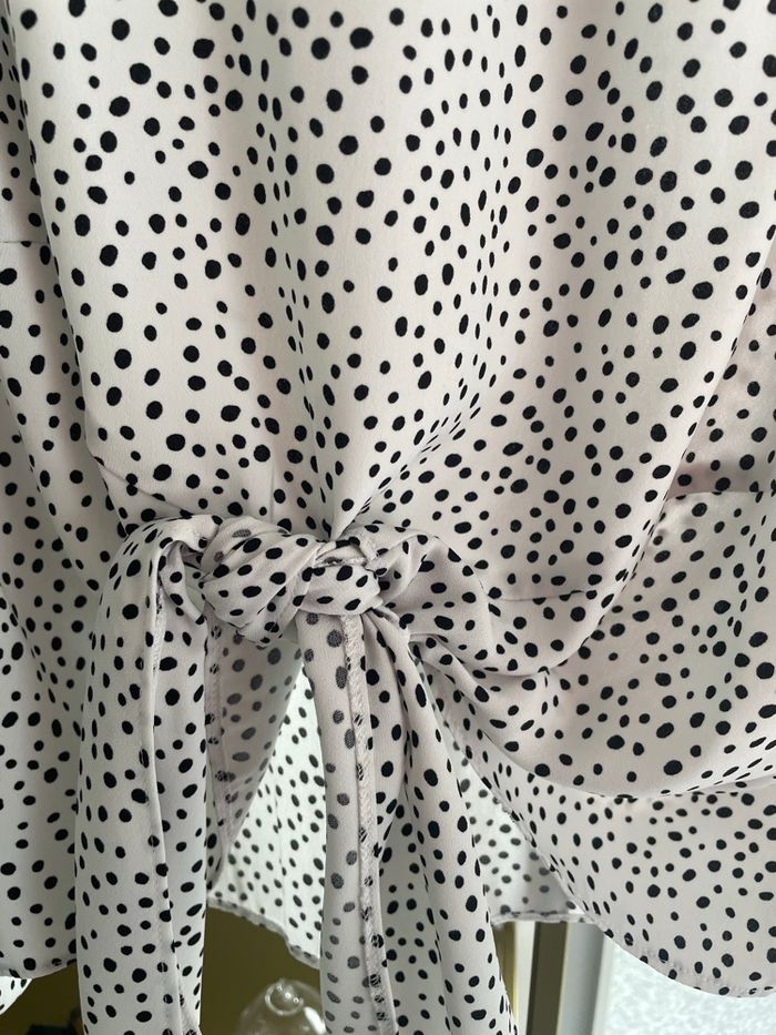 Blouse blanche points noirs - photo numéro 3