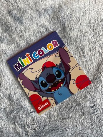 Mini livre coloriage stitch