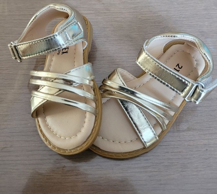 Lot de chaussures fille T21 - photo numéro 4