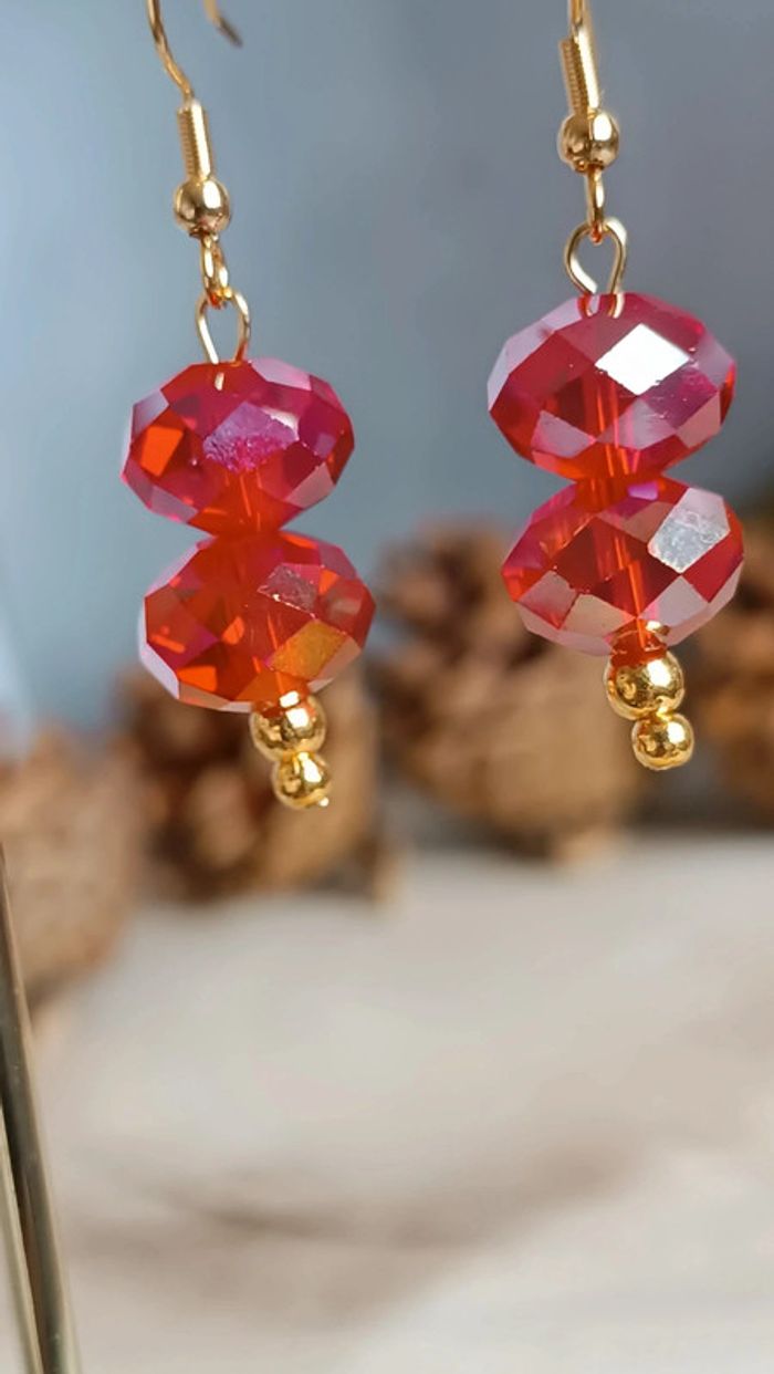 Jolies boucles d'oreilles pendantes à perles à facettes - photo numéro 2