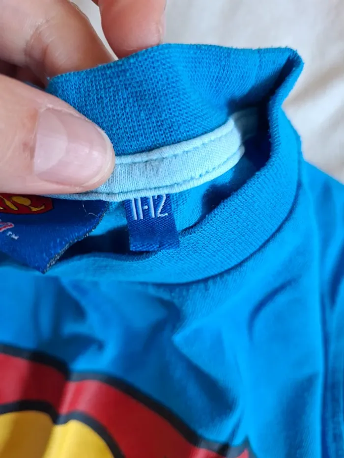 t-shirt  bleu avec dessin de Superman marque Superman taille 11/12 ans, en très bon état - photo numéro 3