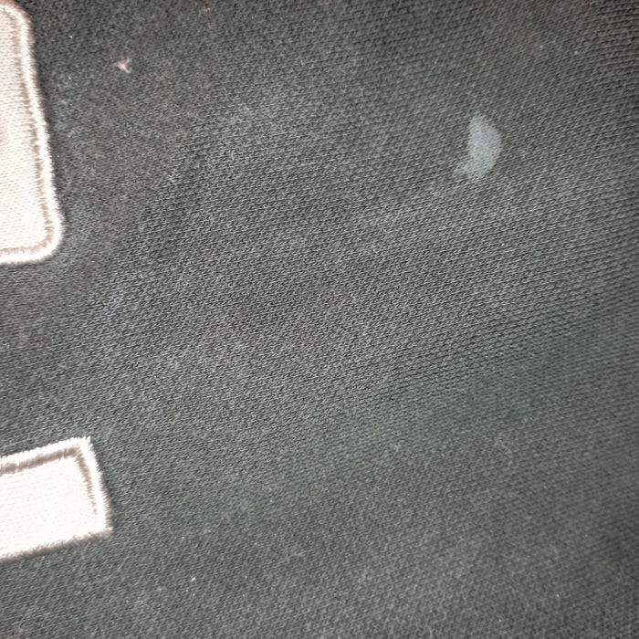 pull "PUMA" 10 ans avec tâches - photo numéro 3