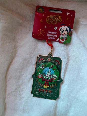 Ornement disney en métal