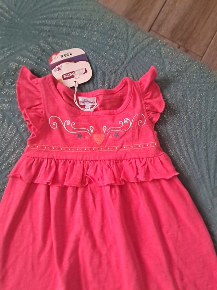 Jolie robe été 6 mois neuve - photo numéro 2