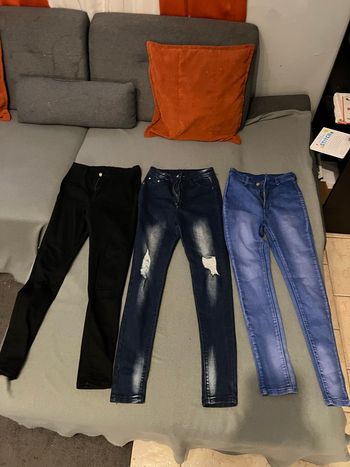 Lot 3 jeans