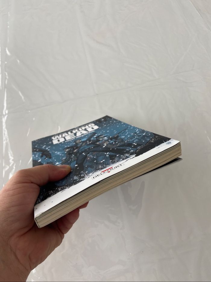 BD walking dead tome 1 passé décomposé - photo numéro 5