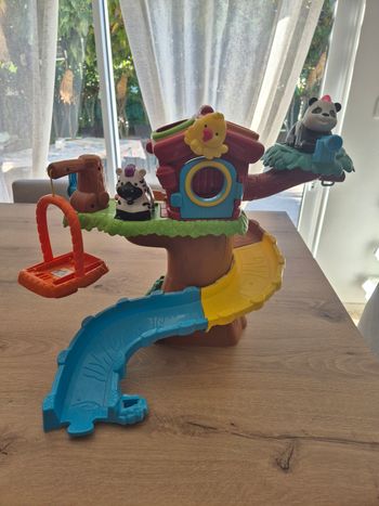 Cabane dans l'arbre tut tut animaux + zèbre et panda