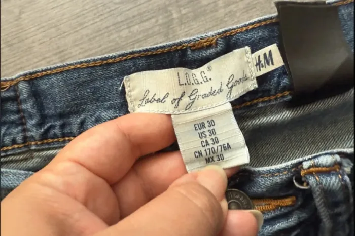 Short en jeans H&M homme S ou 36 - photo numéro 2