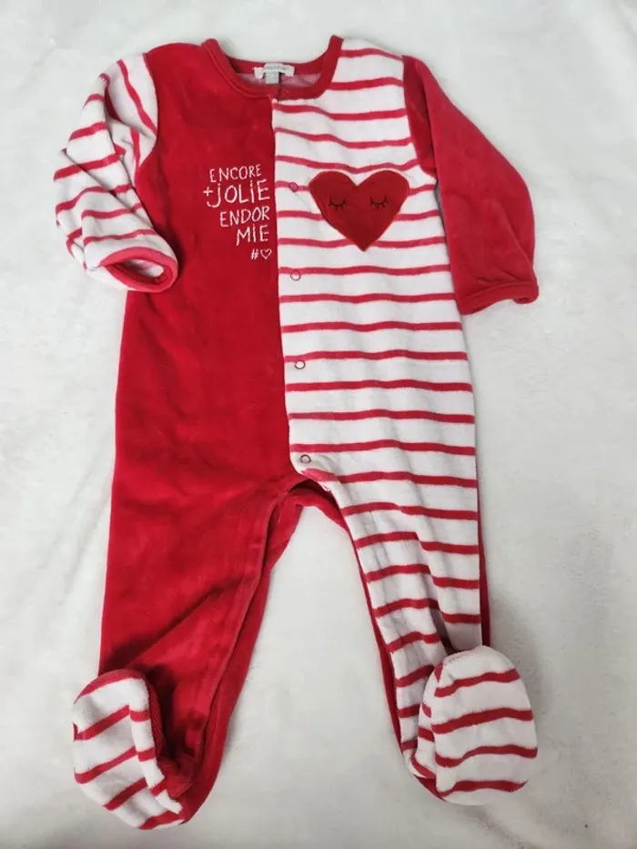 Joli pyjama velours automne hiver bébé fille rayures rouge et blanc dessin cœur Absorba 9 mois