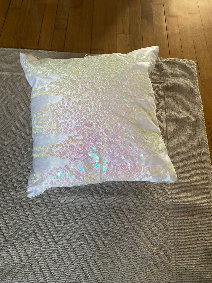 Lot de 2coussins blanc  brodé - photo numéro 7
