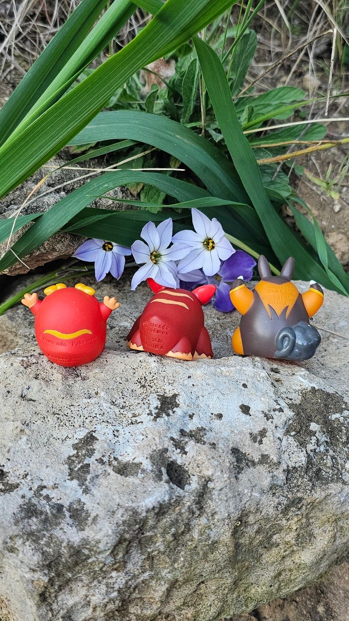Super figurine Pokemon Nintendo finger puppet évolution Darumaron darumacho Roitiflam - photo numéro 4