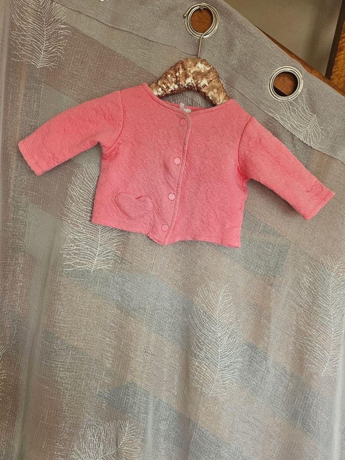 Petit gilet pour bébé fille - photo numéro 3