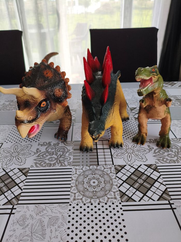 Lot gros dinosaures - photo numéro 10