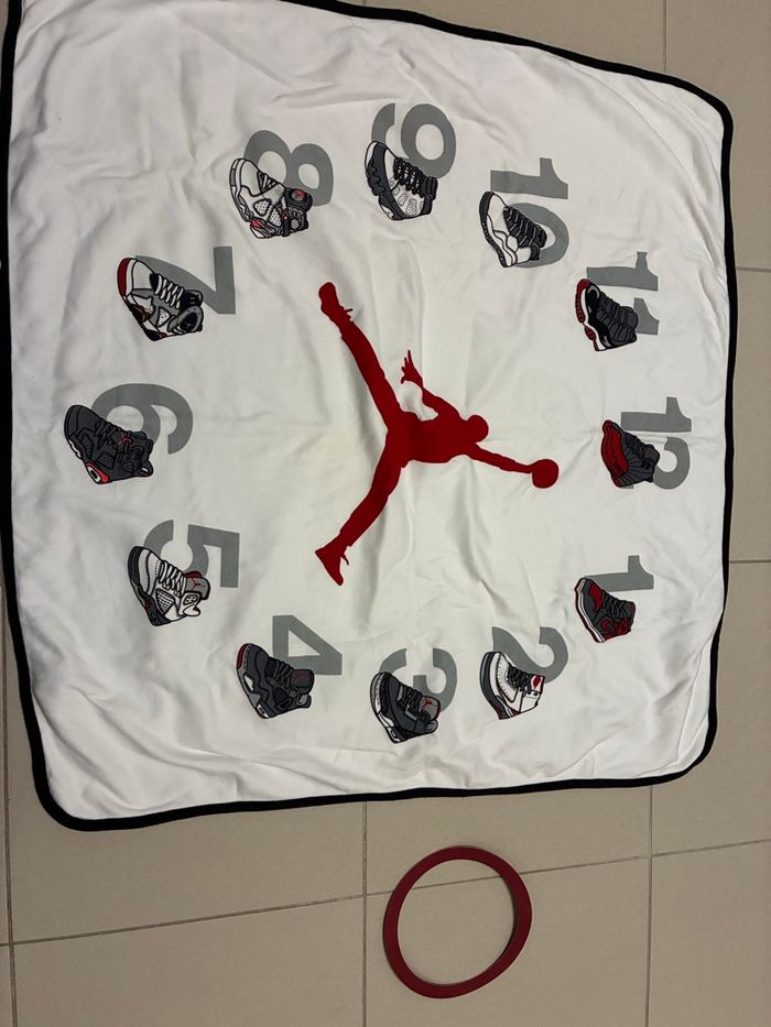 Couverture Jordan Mensuel