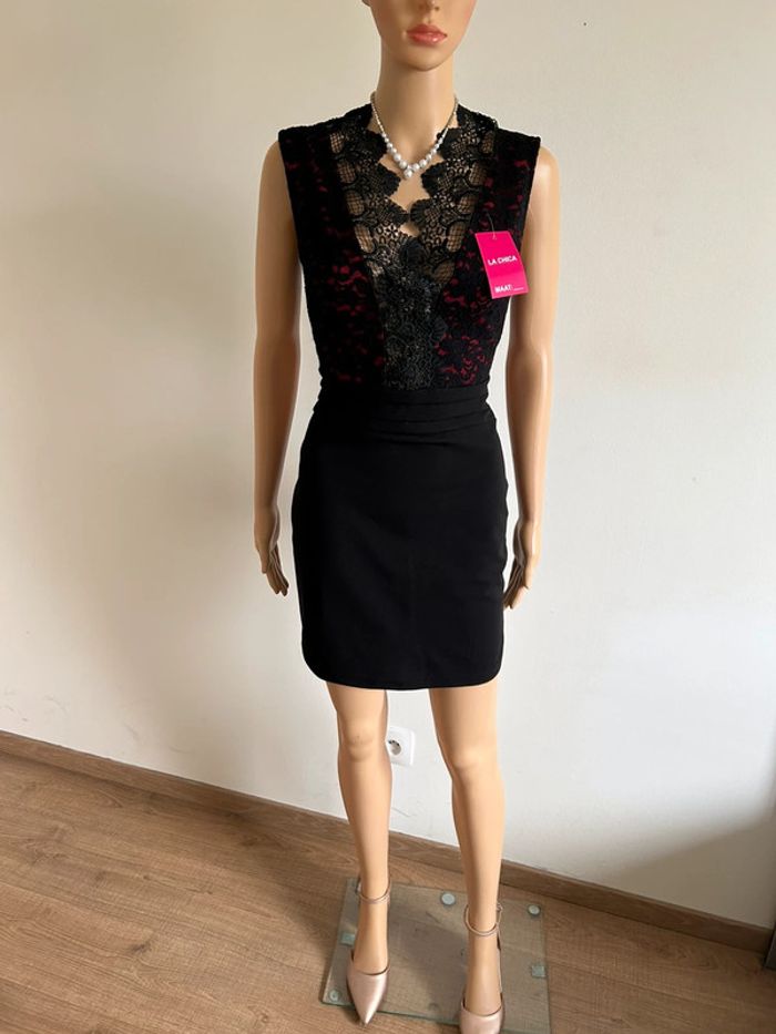 Robe noire et rouge neuve sans manches Miss One taille L (taille petit) - photo numéro 3