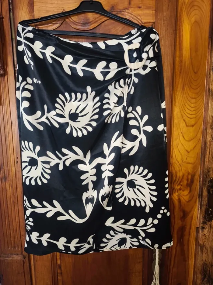 Jupe portefeuille ZARA