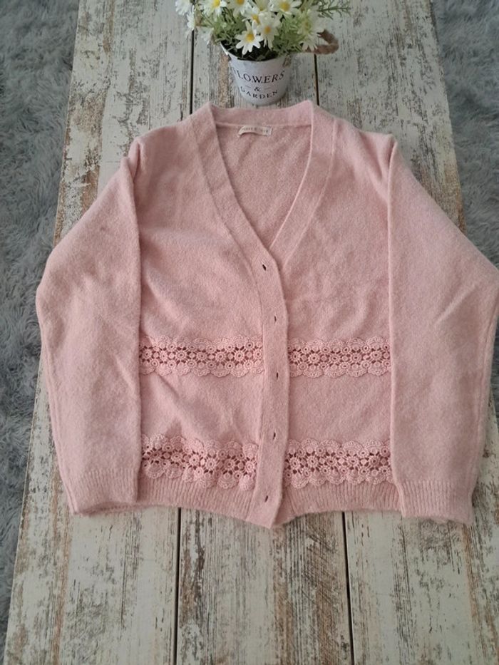Veste rose avec de la dentelle - photo numéro 2