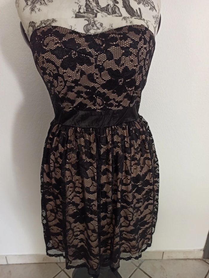Robe Dentelle bustier T38