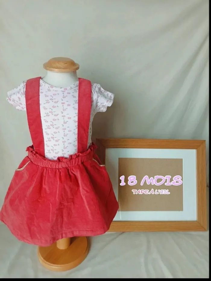 Jupe Salopette en Velours Côtelé Rouge Neuve avec Étiquette tiquette- Tape à l'œil - Taille 18 Mois