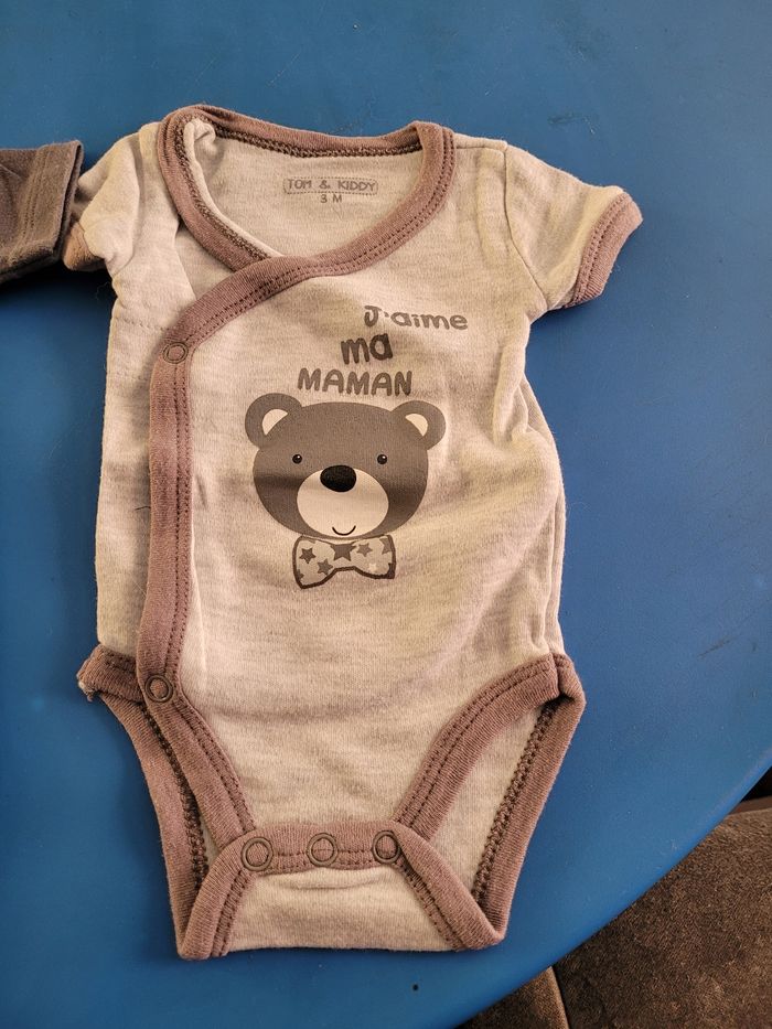 2  bodies manches courte absorba et tom et kiddy - photo numéro 4