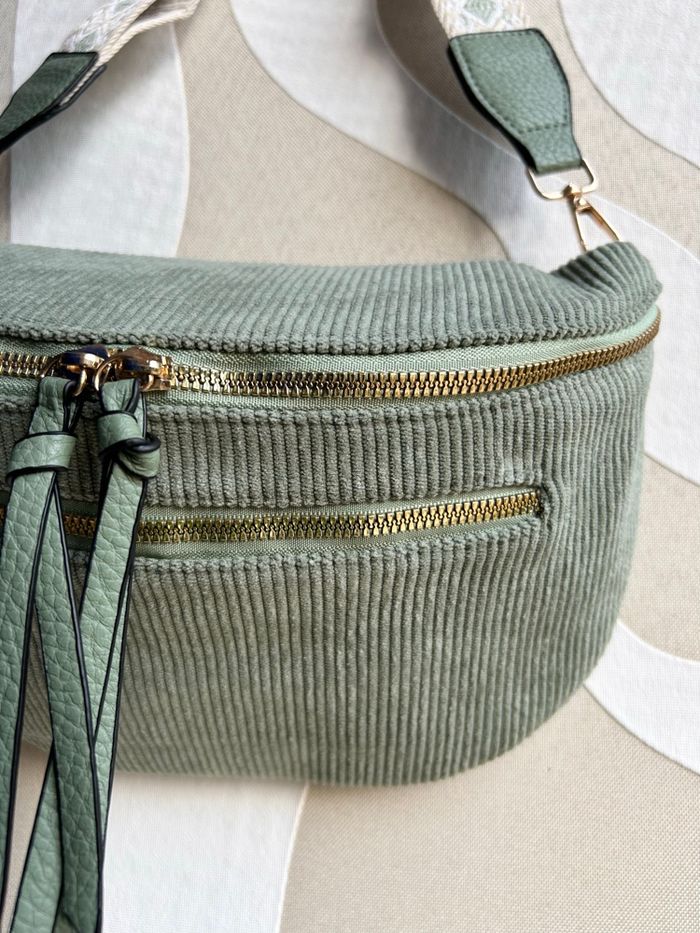 Sac banane vert velours côtelé - photo numéro 4