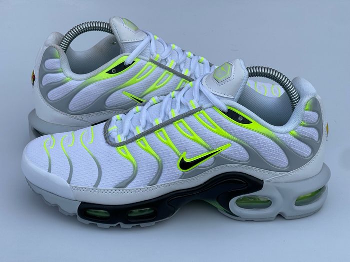 Requin Tn air Max plus Nike volt Green White grey