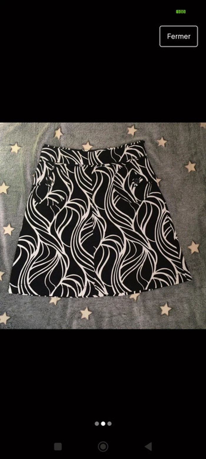 Jupe trapèze noire et blanche h&m t38 motif feuilles - photo numéro 2