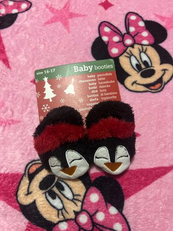 Jolie chaussons bébé  neuf avec étiquette