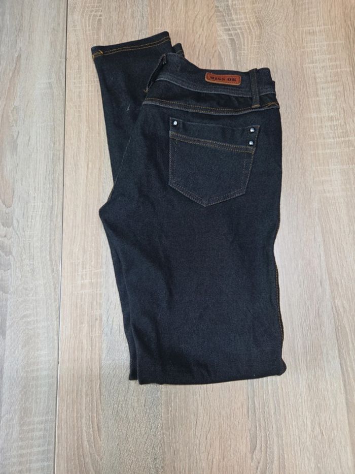 Jeans ● 38