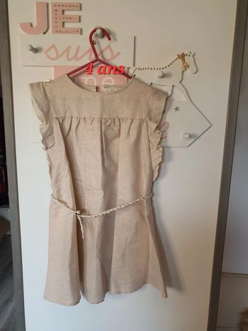 Robe 4 ans
