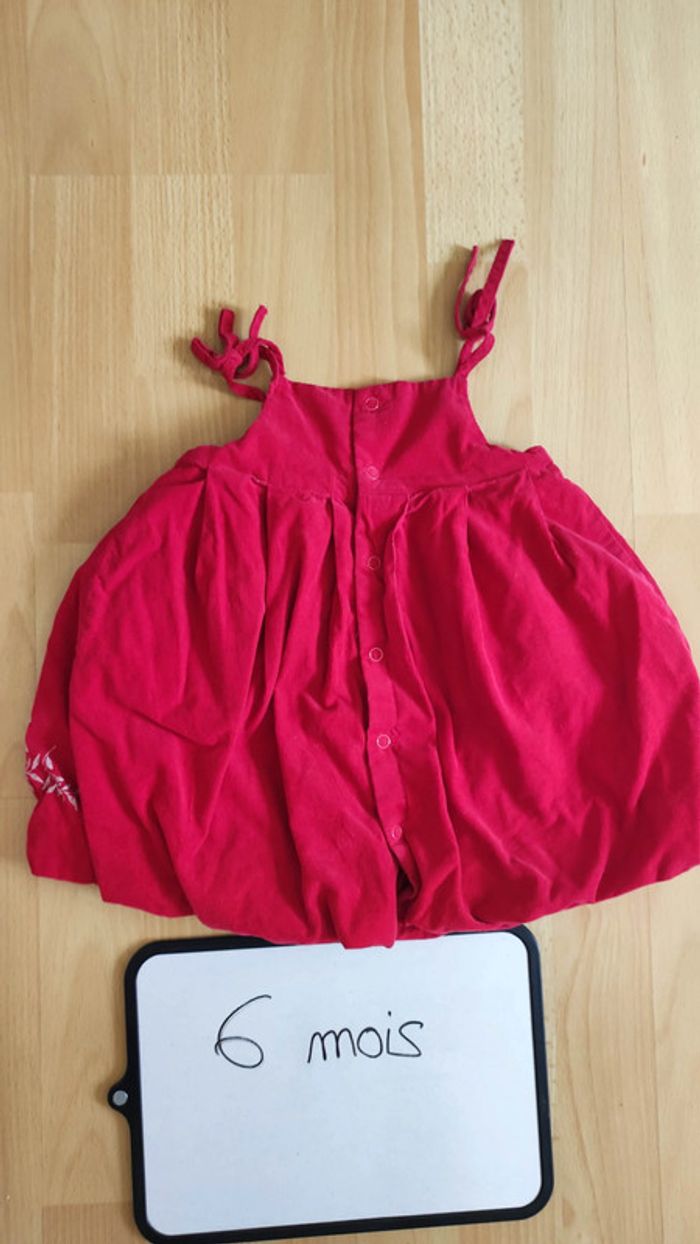 Robe rouge taille 6 mois - photo numéro 4