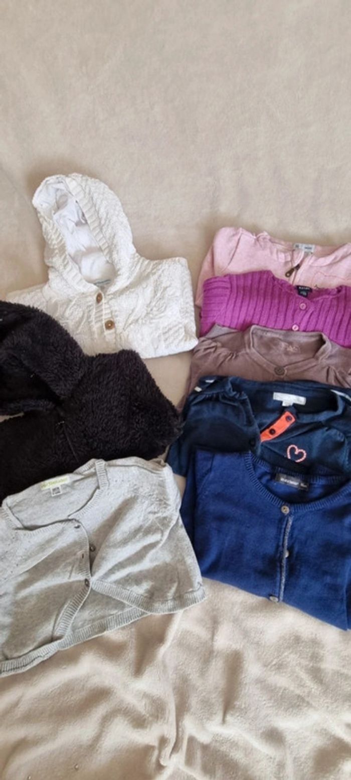 Lot 8 gilets 24mois - photo numéro 2