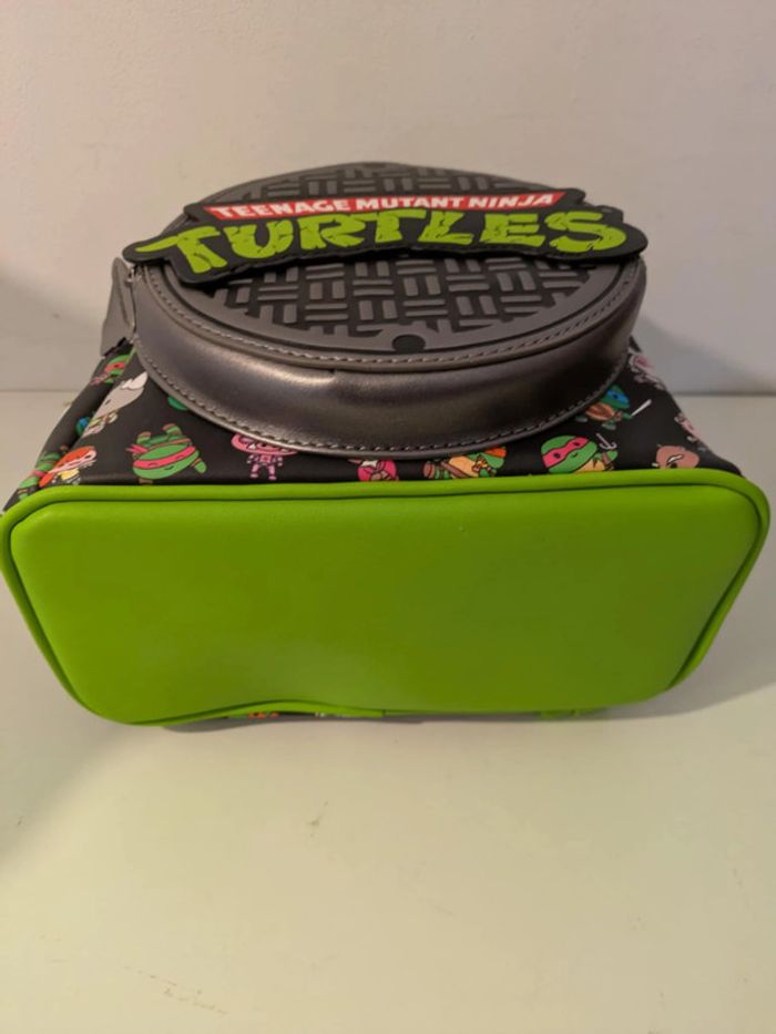 Loungefly Les tortues ninja "plaque d'egout" - photo numéro 5