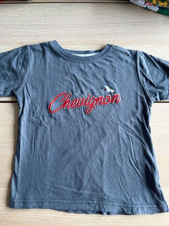 TEE shirt chevignon.