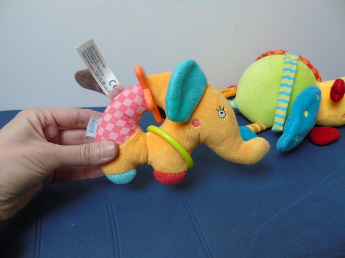 Lot de 3 doudous hochets et 1 peluche musicale - photo numéro 6